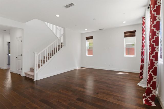 510 E Albertina Ave, Mountain House, CA 95391