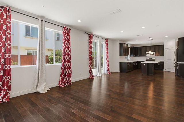 510 E Albertina Ave, Mountain House, CA 95391