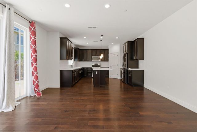 510 E Albertina Ave, Mountain House, CA 95391