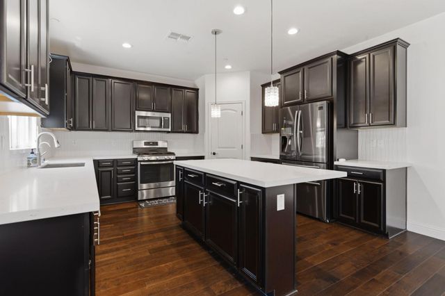510 E Albertina Ave, Mountain House, CA 95391