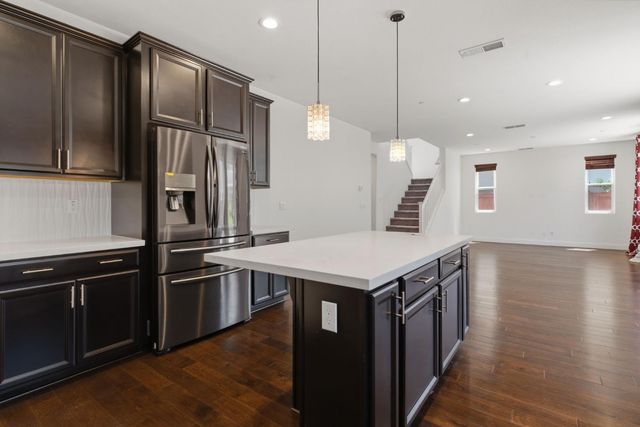 510 E Albertina Ave, Mountain House, CA 95391