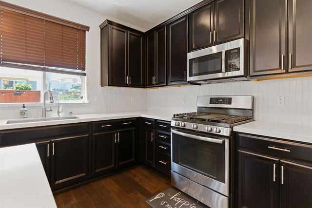 510 E Albertina Ave, Mountain House, CA 95391