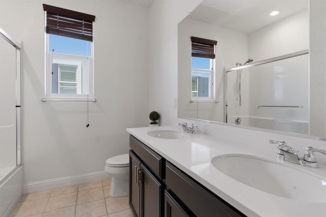 510 E Albertina Ave, Mountain House, CA 95391