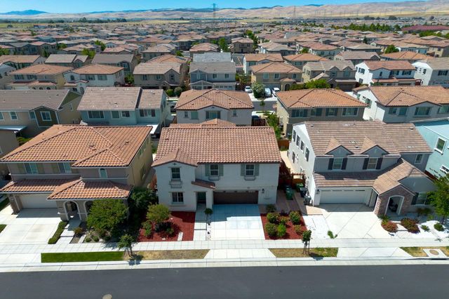 510 E Albertina Ave, Mountain House, CA 95391