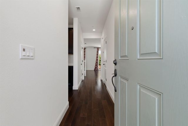 510 E Albertina Ave, Mountain House, CA 95391