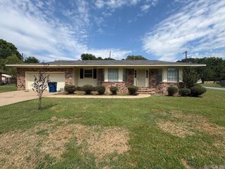 400 W Louisiana Street, Beebe, AR 72012