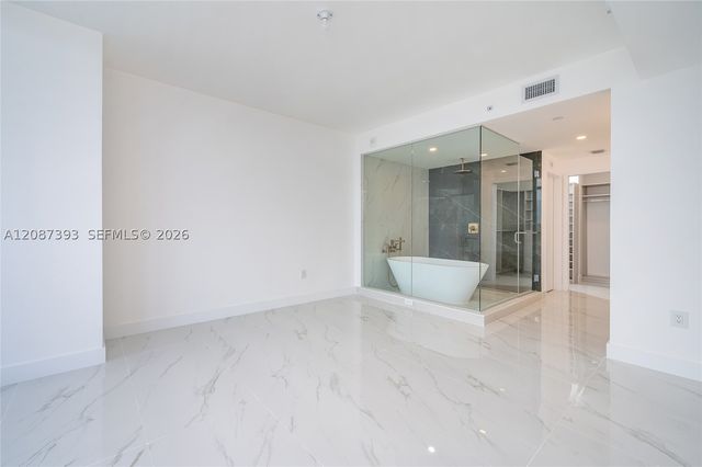 700 NE 24th St 3504, Miami, FL 33137
