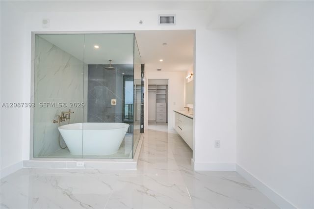700 NE 24th St 3504, Miami, FL 33137