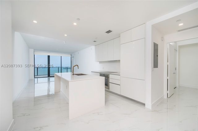 700 NE 24th St 3504, Miami, FL 33137