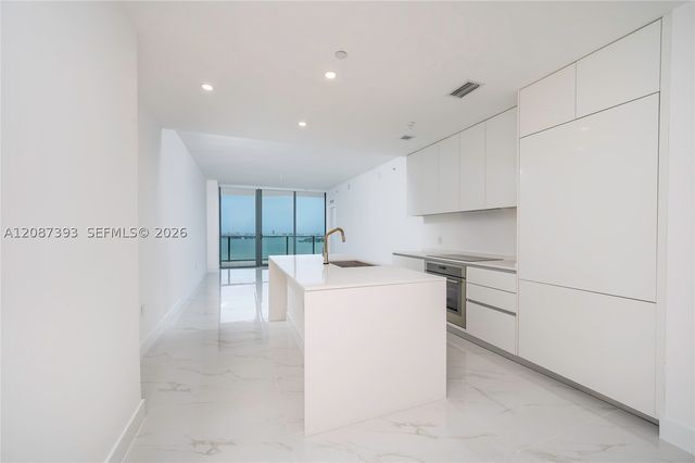 700 NE 24th St 3504, Miami, FL 33137