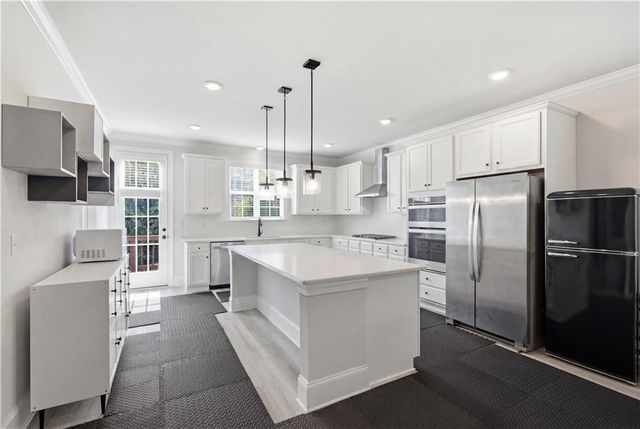 3005 Poppy Lane, Roswell, GA 30076