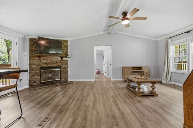 1464 Manley Loop, Dickson, TN 37055