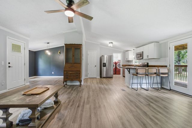 1464 Manley Loop, Dickson, TN 37055