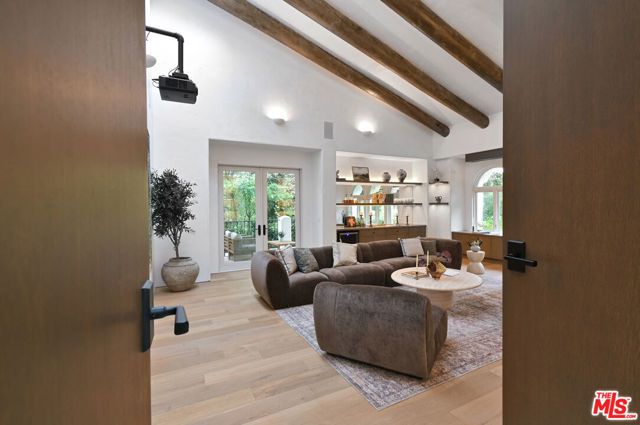 17647 BELINDA Street, Encino (los Angeles), CA 91316