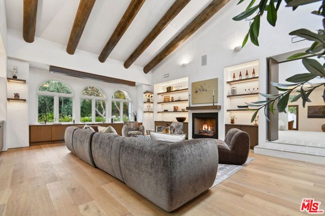 17647 BELINDA Street, Encino (los Angeles), CA 91316