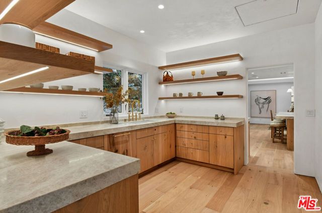 17647 BELINDA Street, Encino (los Angeles), CA 91316