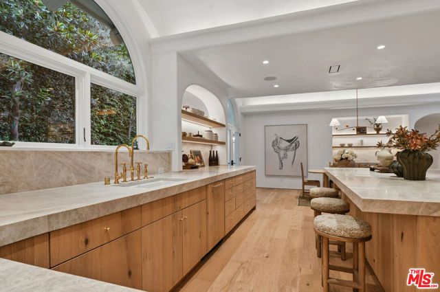 17647 BELINDA Street, Encino (los Angeles), CA 91316