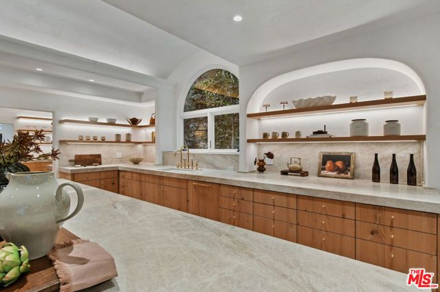 17647 BELINDA Street, Encino (los Angeles), CA 91316