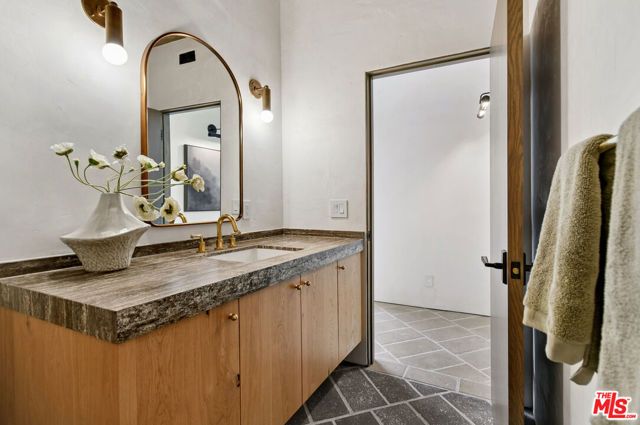 17647 BELINDA Street, Encino (los Angeles), CA 91316