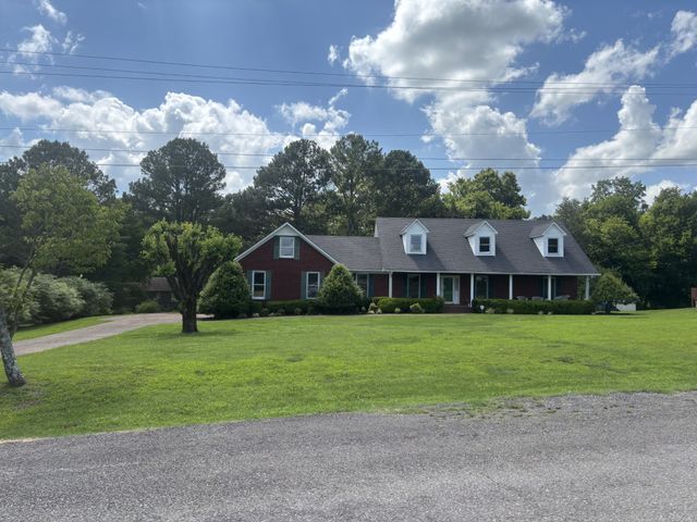 405 Westgate Dr, Pulaski, TN 38478