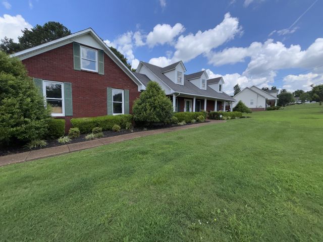 405 Westgate Dr, Pulaski, TN 38478