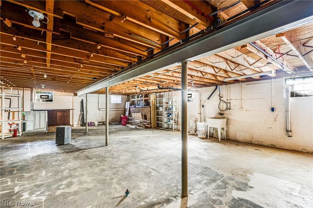 125 Bittersweet Drive, Columbiana, OH 44408