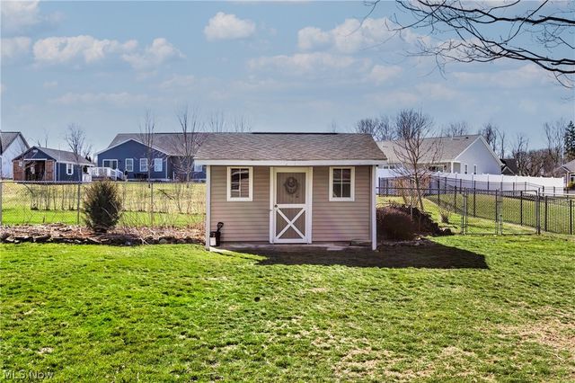 125 Bittersweet Drive, Columbiana, OH 44408
