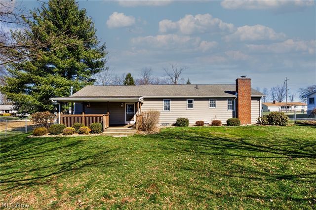 125 Bittersweet Drive, Columbiana, OH 44408