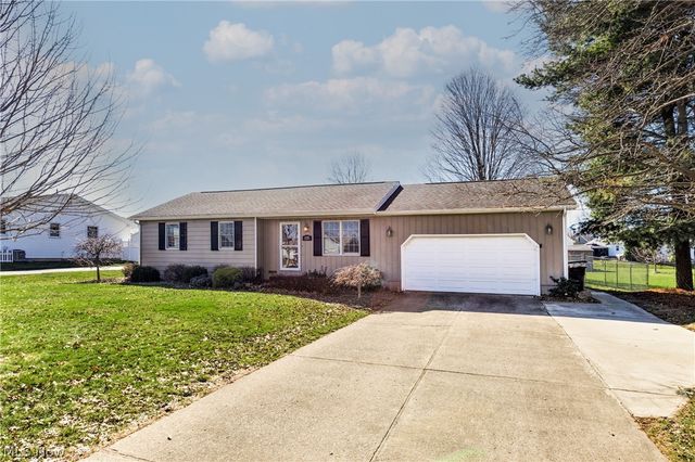 125 Bittersweet Drive, Columbiana, OH 44408