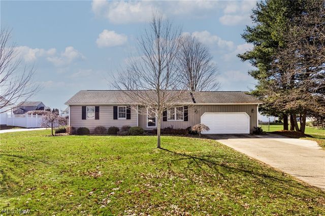 125 Bittersweet Drive, Columbiana, OH 44408