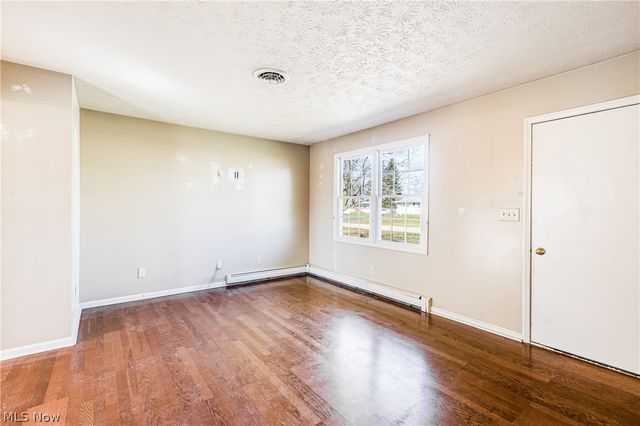 125 Bittersweet Drive, Columbiana, OH 44408