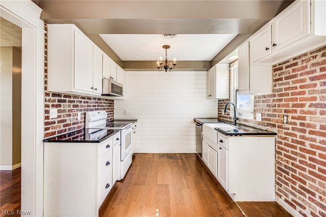 125 Bittersweet Drive, Columbiana, OH 44408