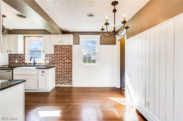 125 Bittersweet Drive, Columbiana, OH 44408