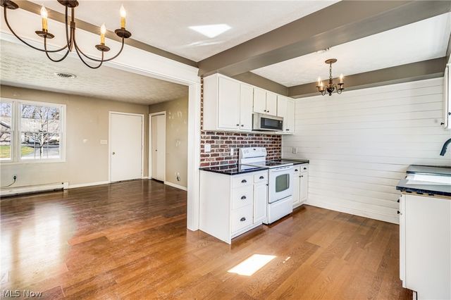 125 Bittersweet Drive, Columbiana, OH 44408