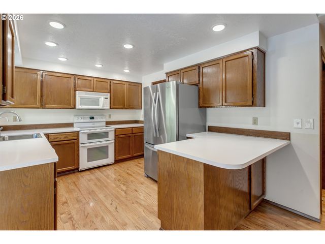 20871 Sw 103RD Dr, Tualatin, OR 97062