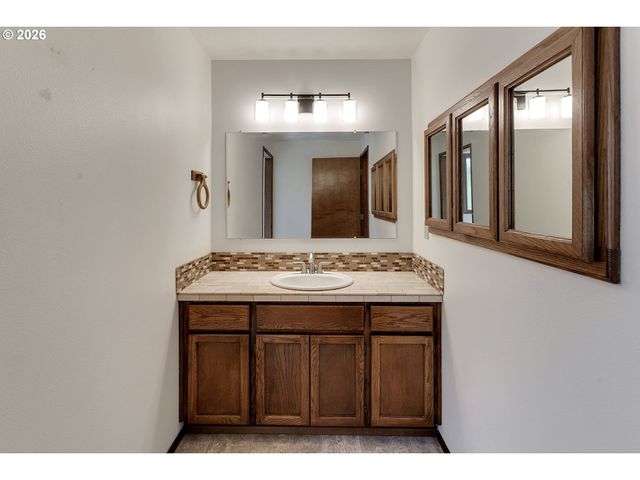 20871 Sw 103RD Dr, Tualatin, OR 97062