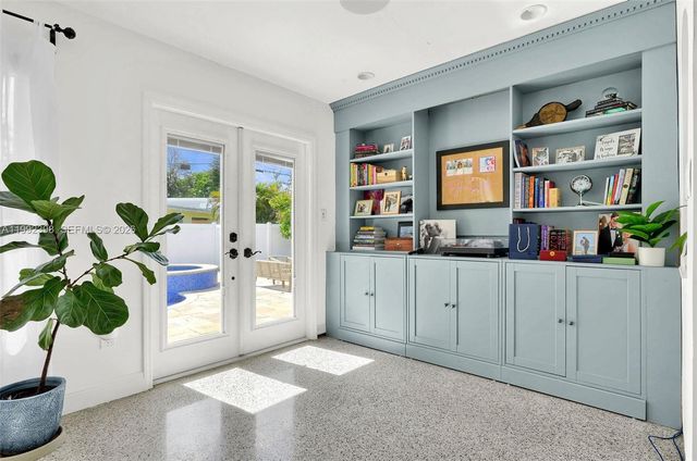 30 Bentley Dr, Miami Springs, FL 33166