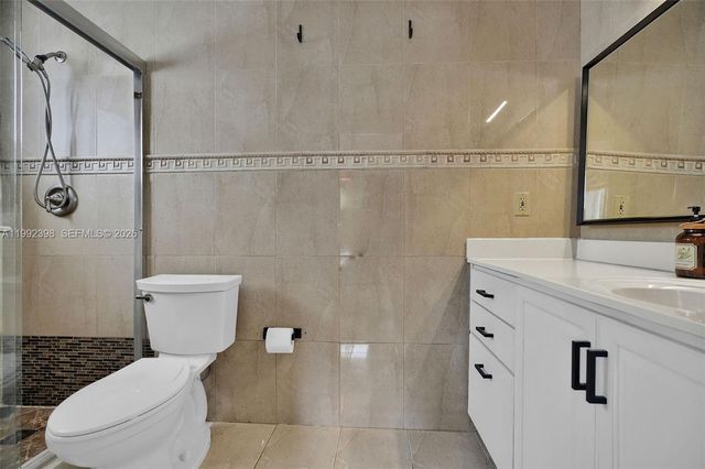 30 Bentley Dr, Miami Springs, FL 33166