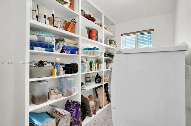 30 Bentley Dr, Miami Springs, FL 33166