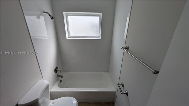5709 NW 64th Way, Tamarac, FL 33321