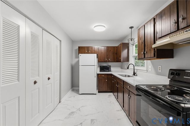 5571 Heatherhill Dr, North Chesterfield, VA 23234