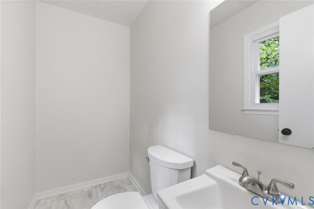 5571 Heatherhill Dr, North Chesterfield, VA 23234
