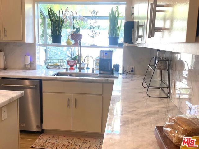 11323 Mississippi Avenue, Los Angeles, CA 90025