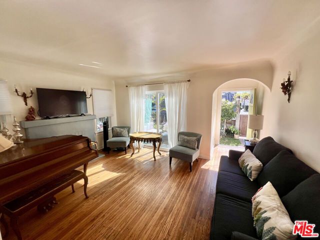 11323 Mississippi Avenue, Los Angeles, CA 90025