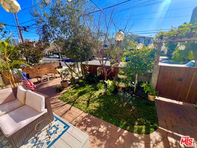 11323 Mississippi Avenue, Los Angeles, CA 90025