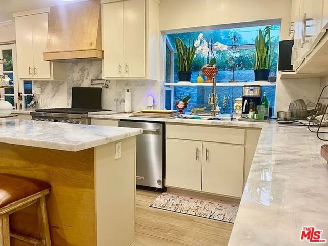 11323 Mississippi Avenue, Los Angeles, CA 90025