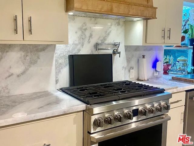 11323 Mississippi Avenue, Los Angeles, CA 90025