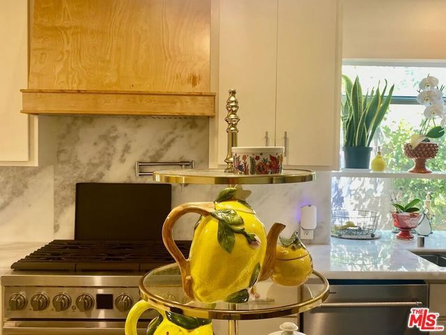 11323 Mississippi Avenue, Los Angeles, CA 90025