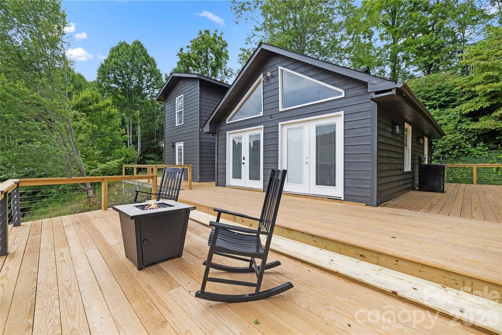 3954 NC 80 Highway, Bakersville, NC 28705