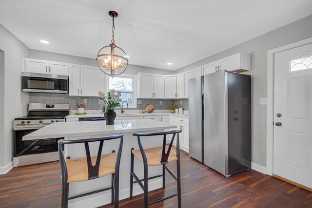 7120 Montana Avenue, Hammond, IN 46323